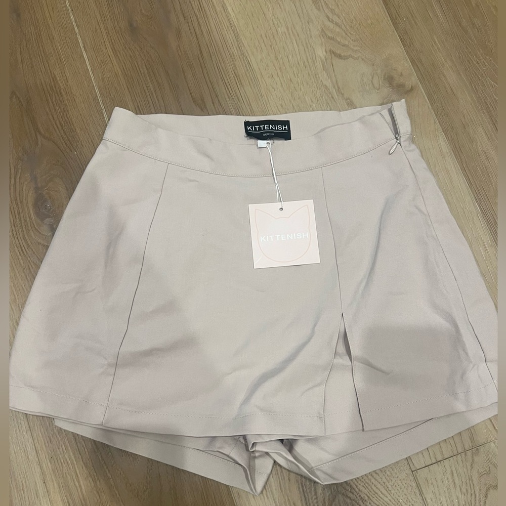 Kittenish tailored skort